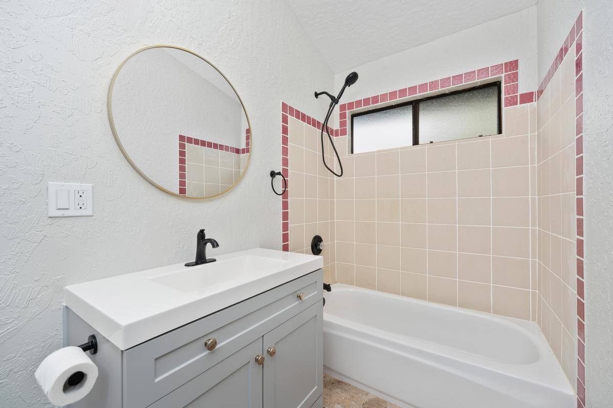 87-3205 Guava Rd, Captain Cook, HI 96704