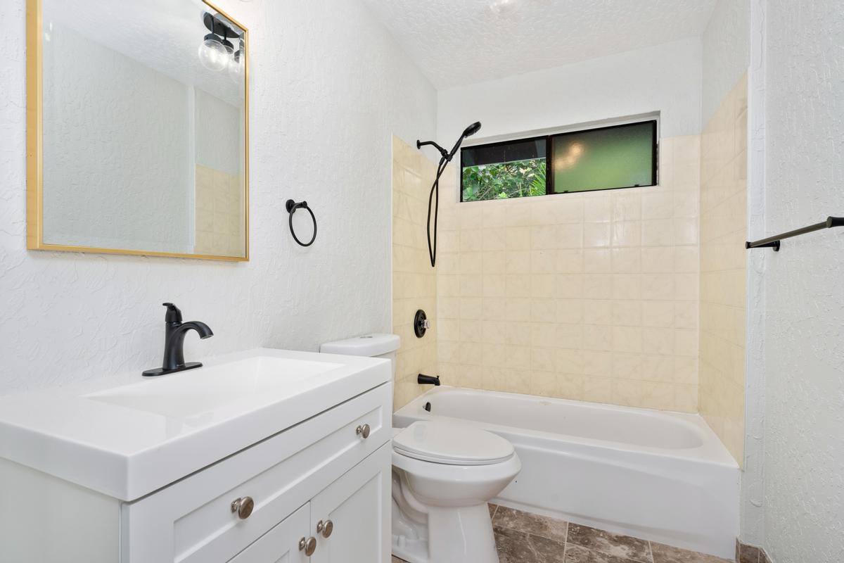 87-3205 Guava Rd, Captain Cook, HI 96704