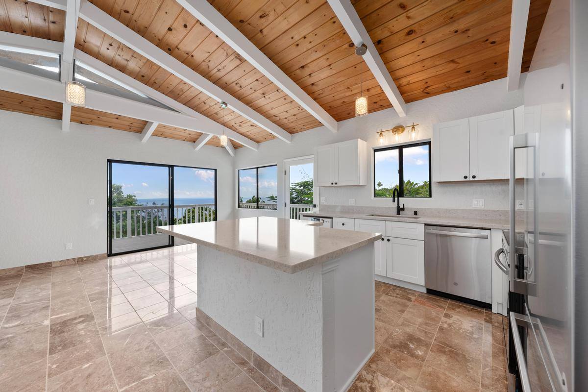 87-3205 Guava Rd, Captain Cook, HI 96704