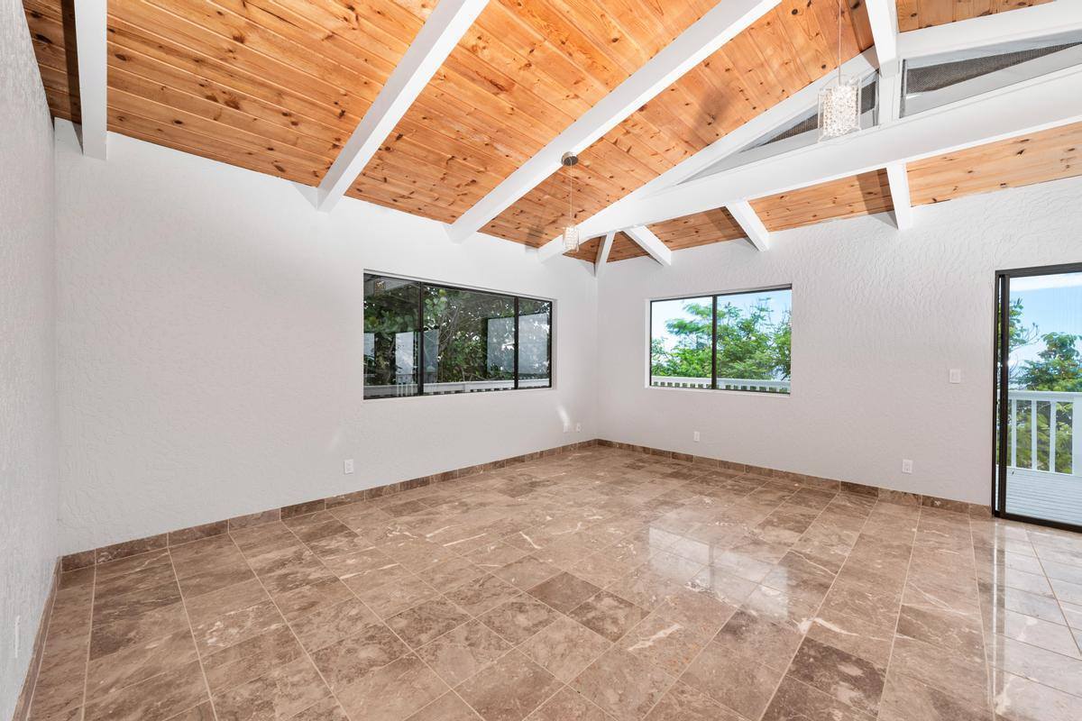 87-3205 Guava Rd, Captain Cook, HI 96704