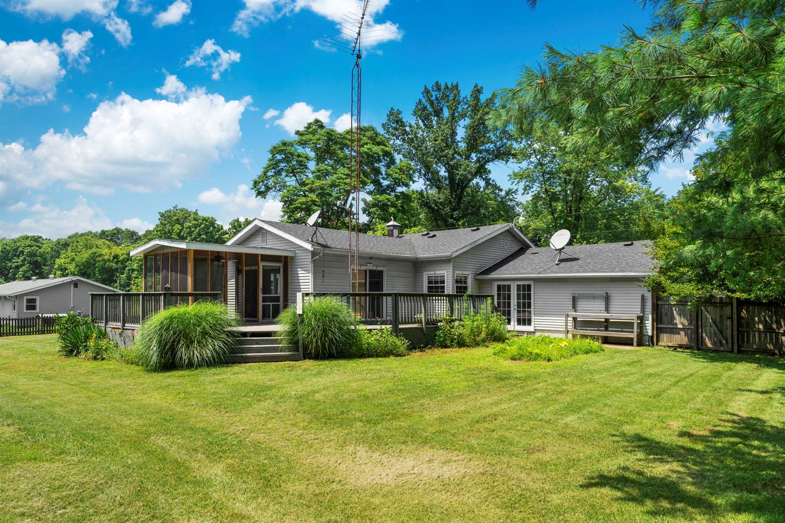 5733 East Grant, Terre Haute, IN 47805