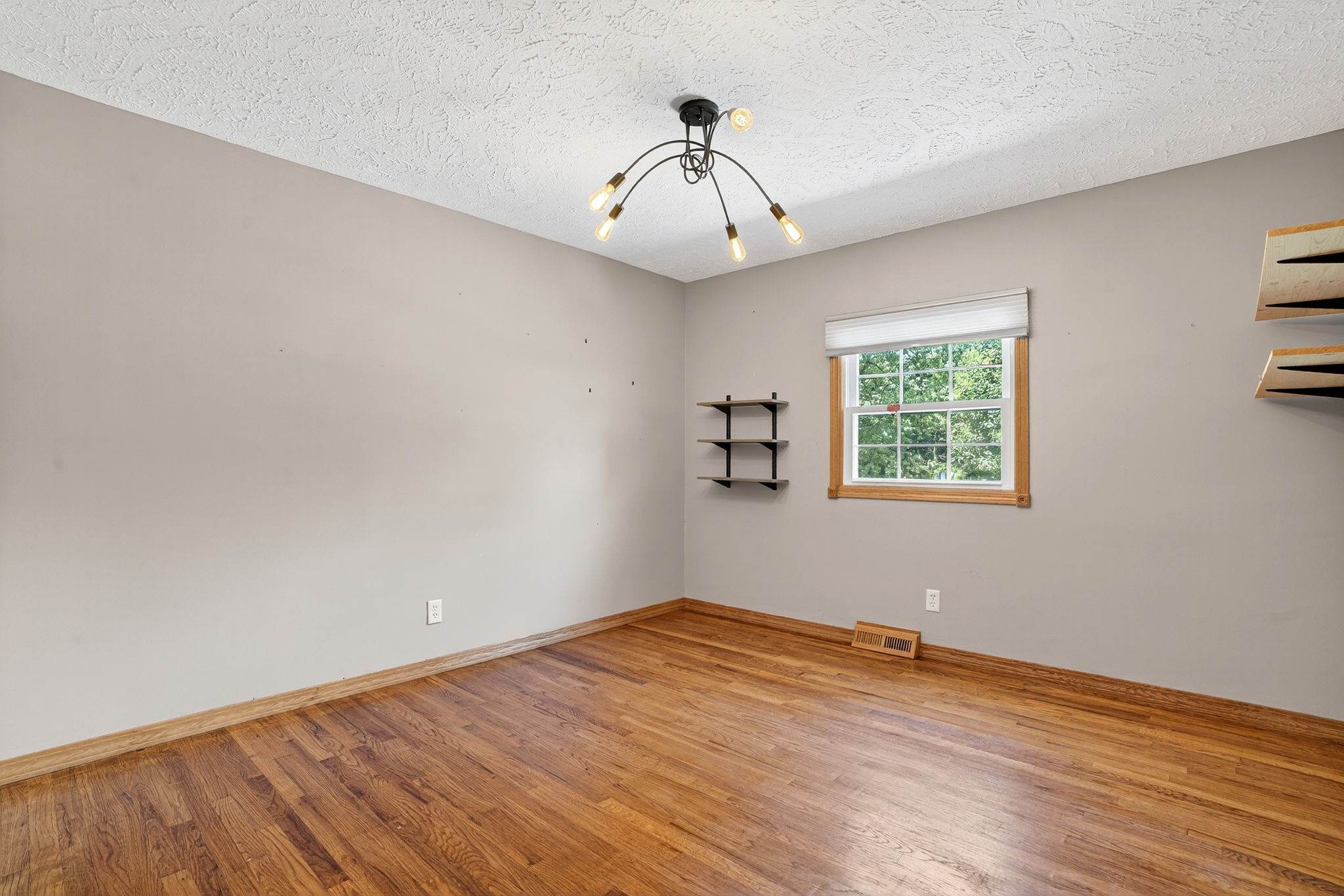 5733 East Grant, Terre Haute, IN 47805