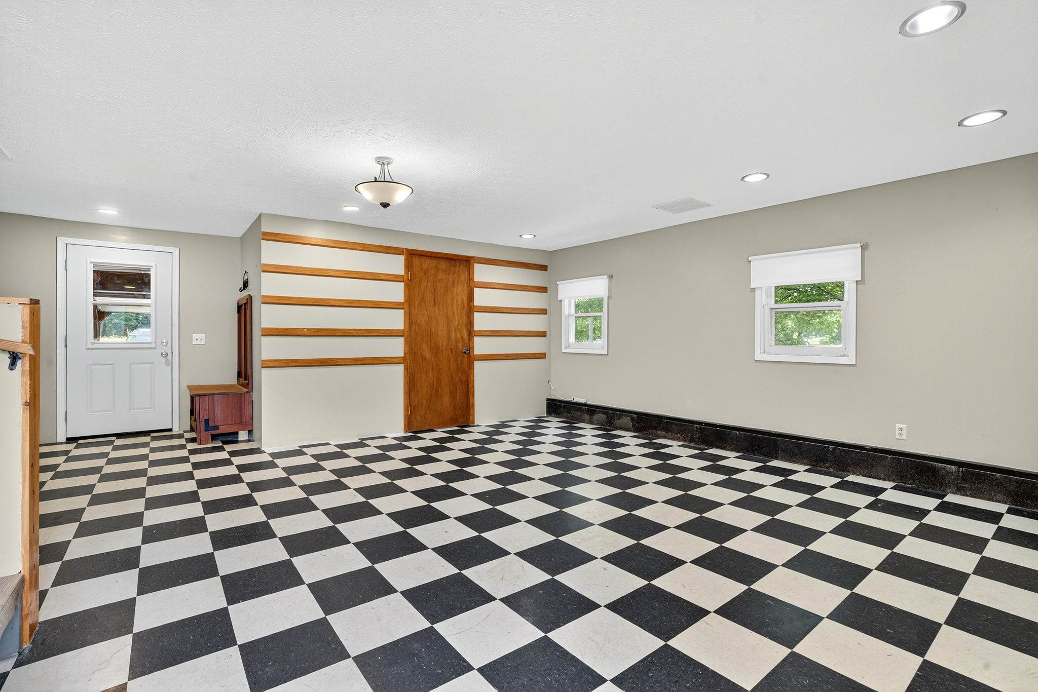 5733 East Grant, Terre Haute, IN 47805