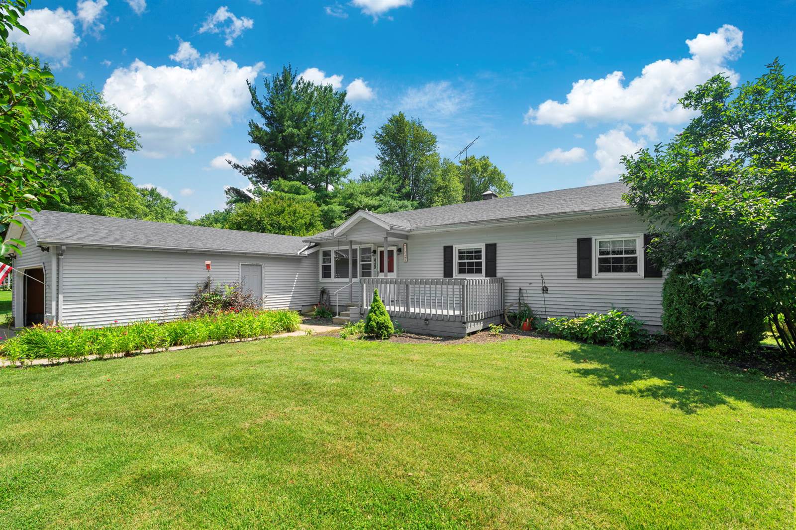 5733 East Grant, Terre Haute, IN 47805