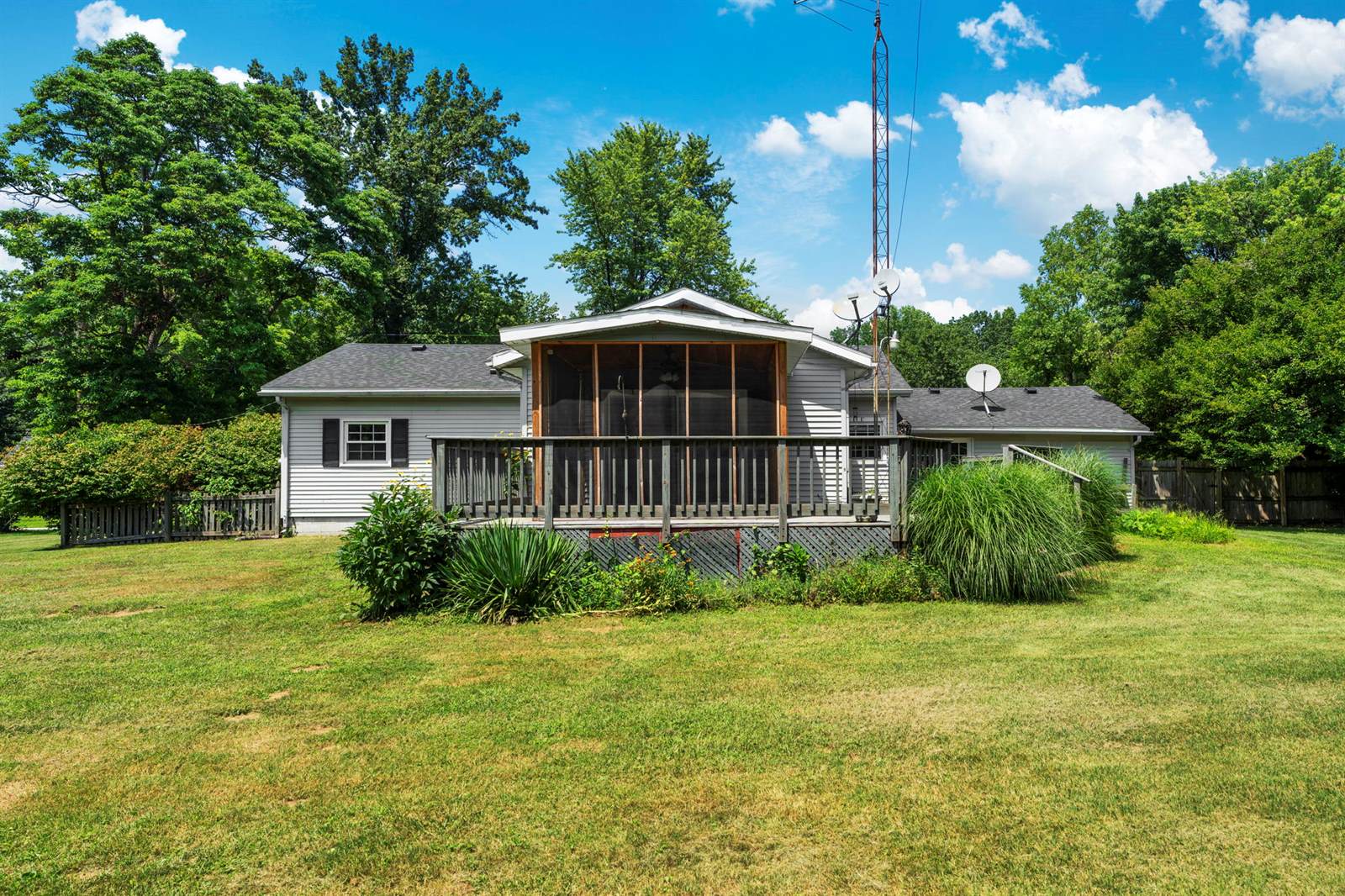 5733 East Grant, Terre Haute, IN 47805