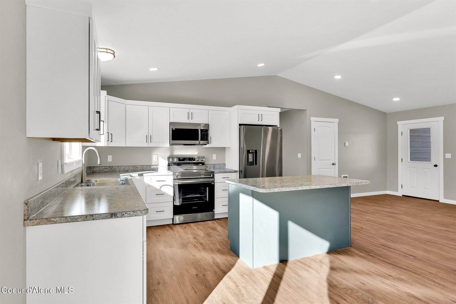 26 Pomelo Place, Moyie Springs, ID 83845