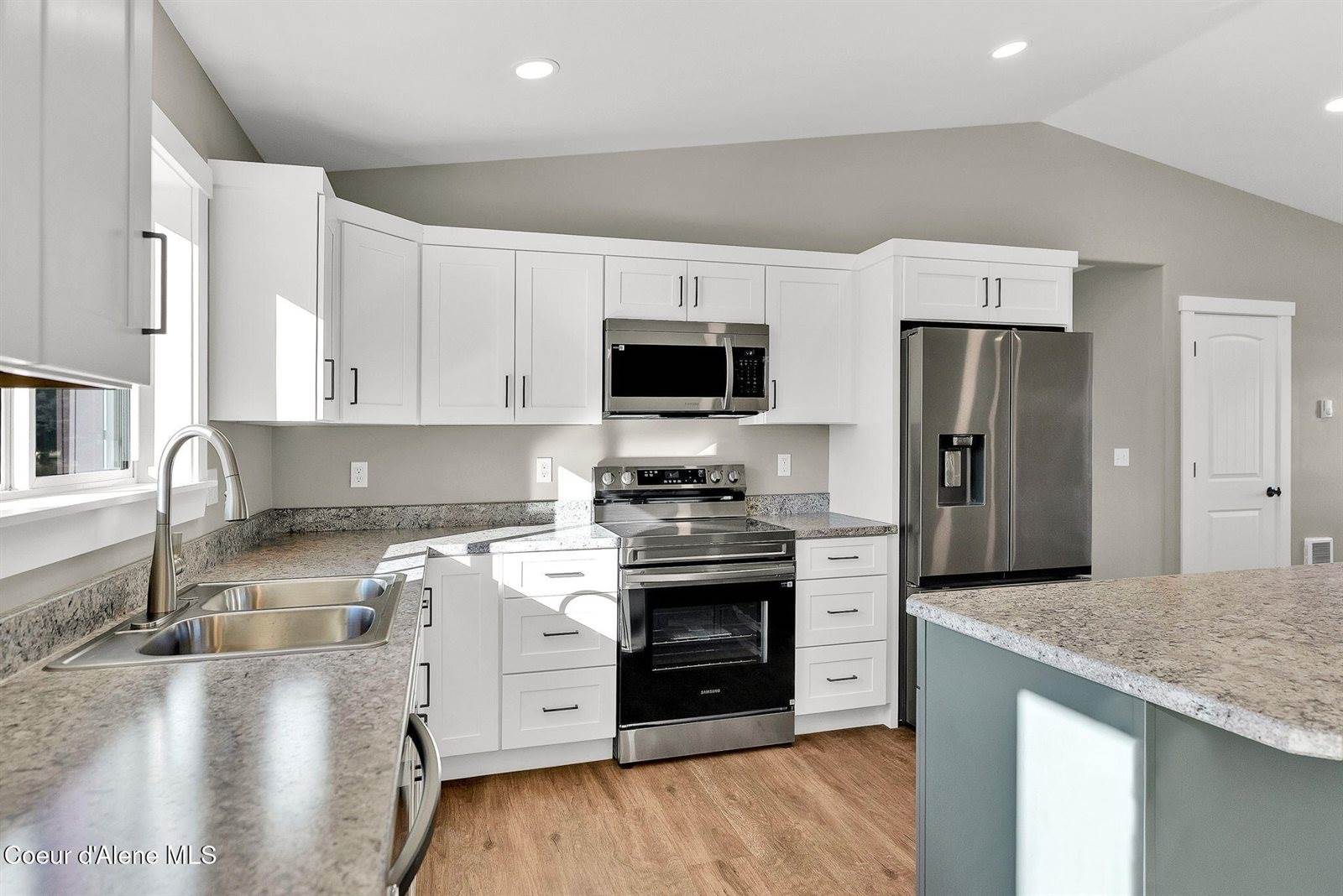 26 Pomelo Place, Moyie Springs, ID 83845