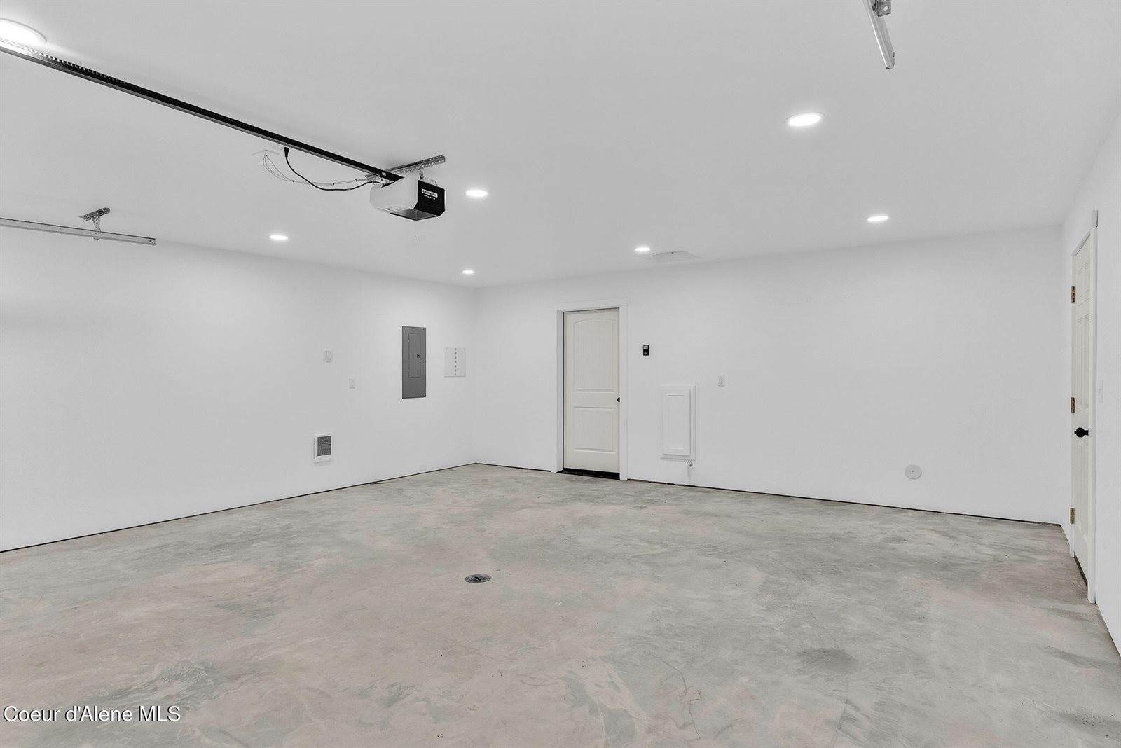 26 Pomelo Place, Moyie Springs, ID 83845