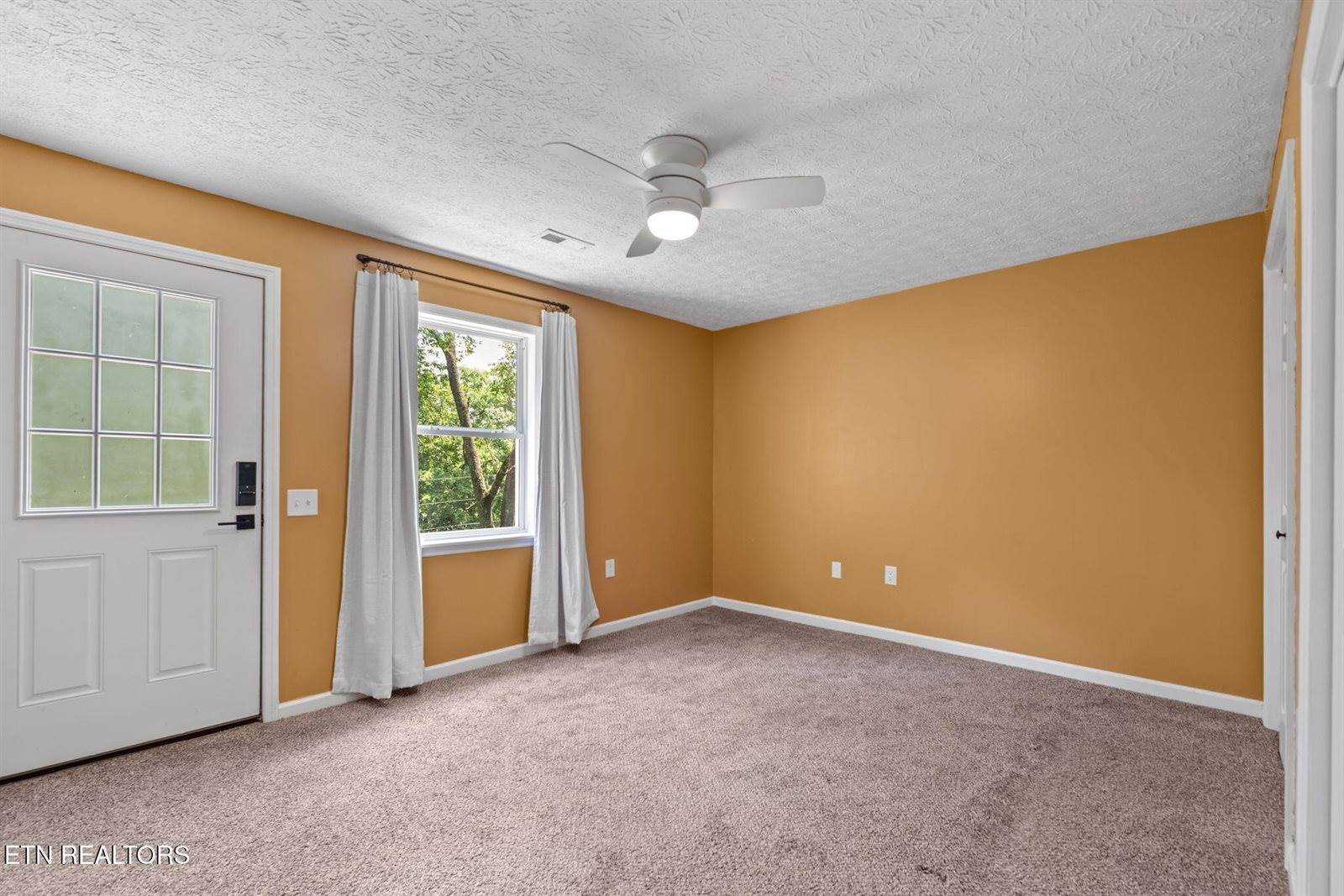 102 Bluff Rd, Kingston, TN 37763