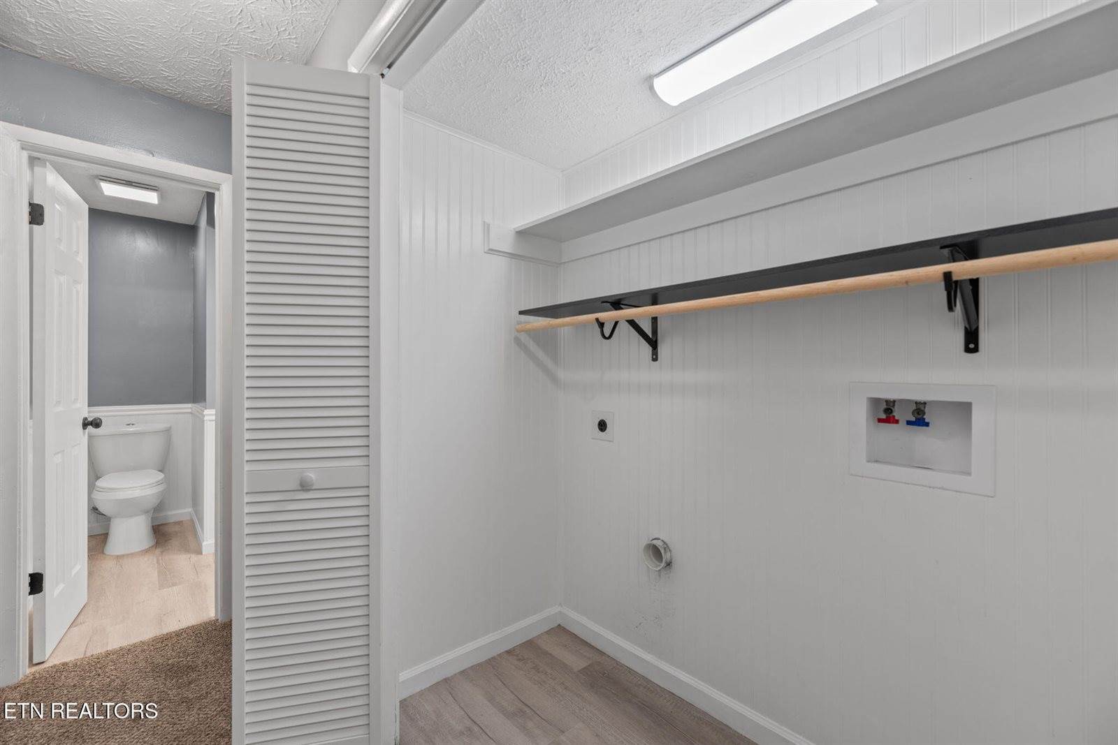 102 Bluff Rd, Kingston, TN 37763