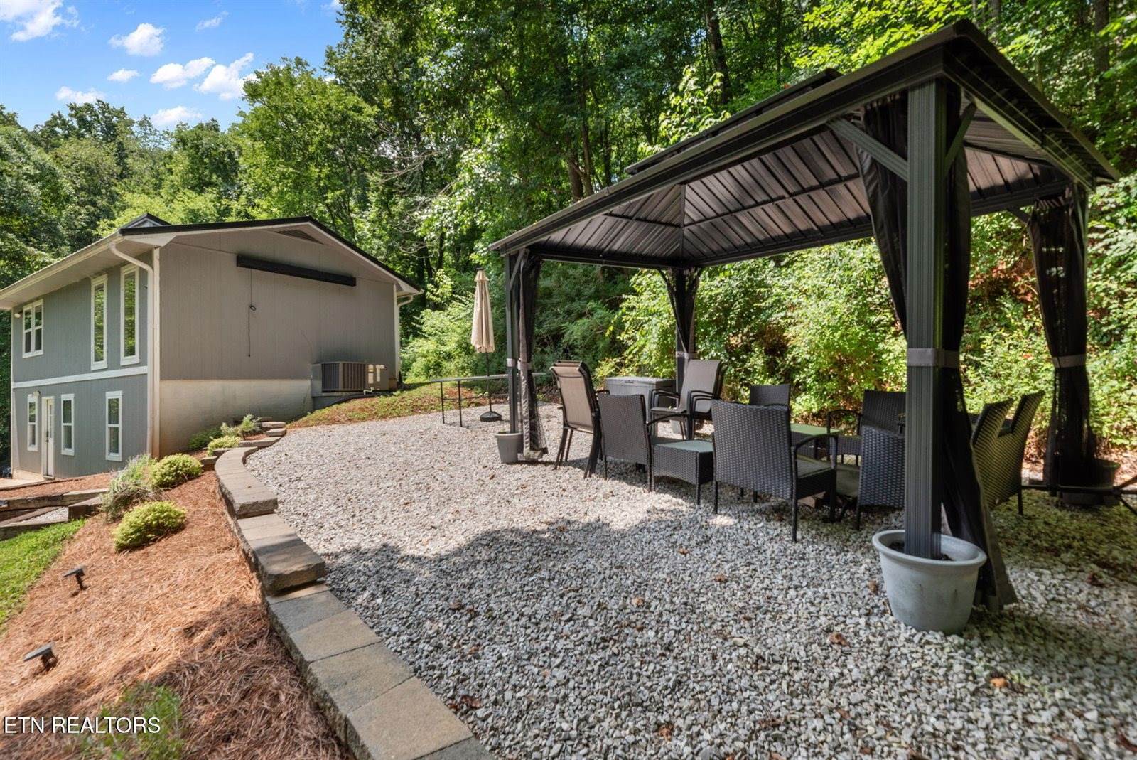 102 Bluff Rd, Kingston, TN 37763