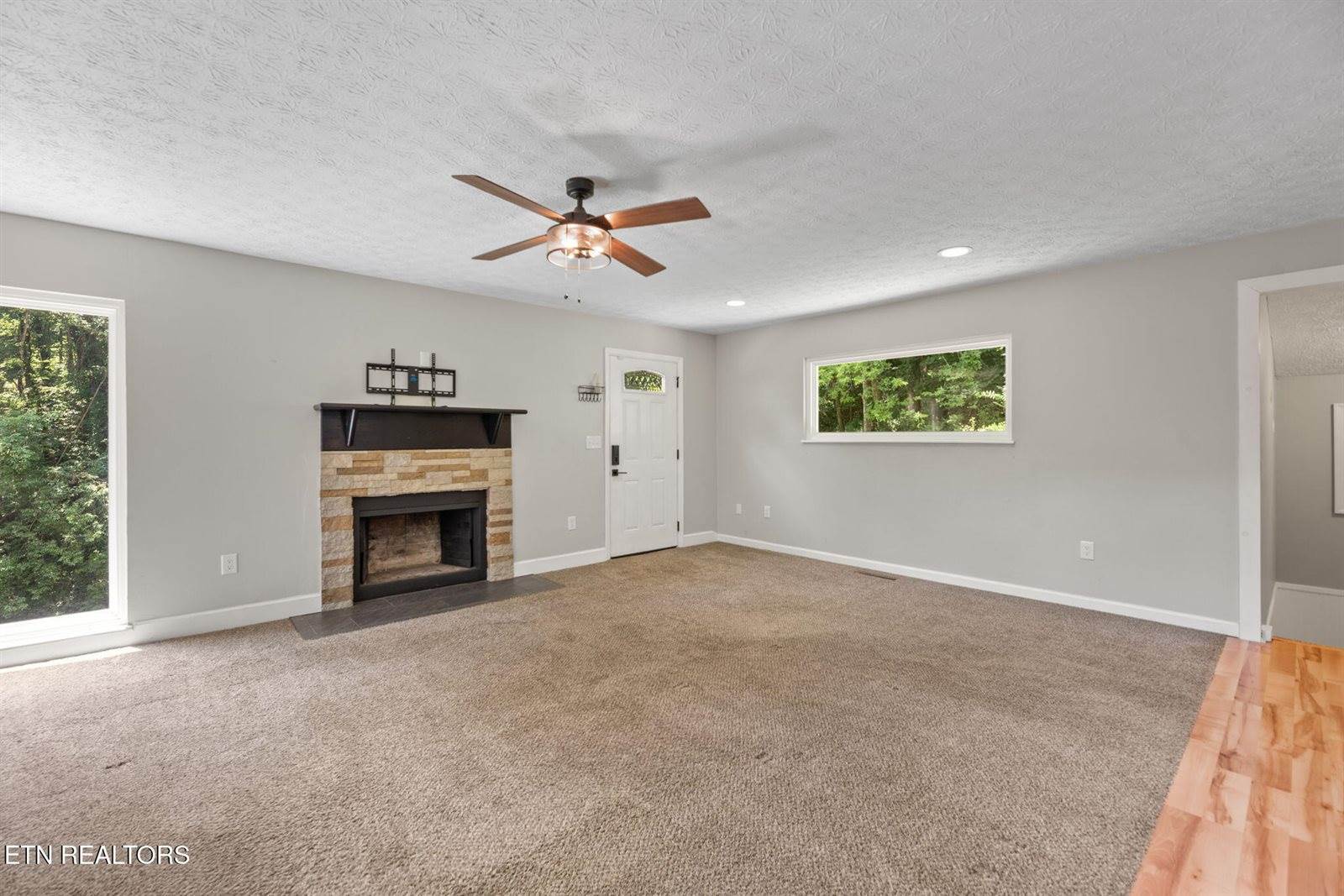 102 Bluff Rd, Kingston, TN 37763