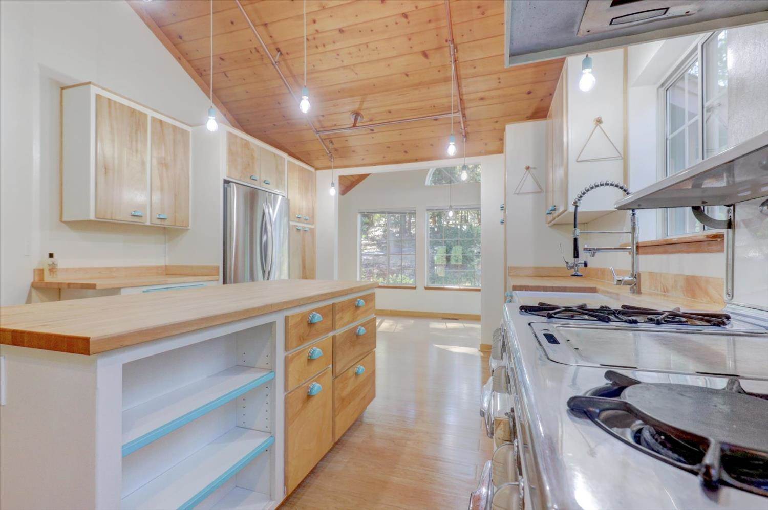 11312 Roosevelt Drive, Grass Valley, CA 95945