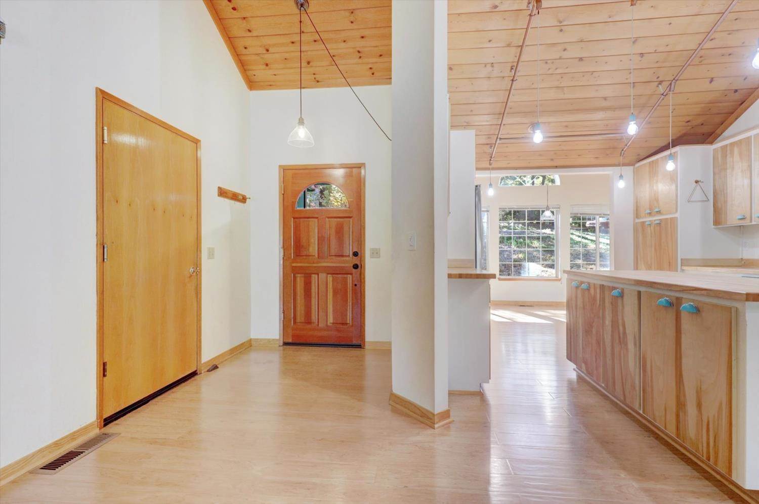 11312 Roosevelt Drive, Grass Valley, CA 95945