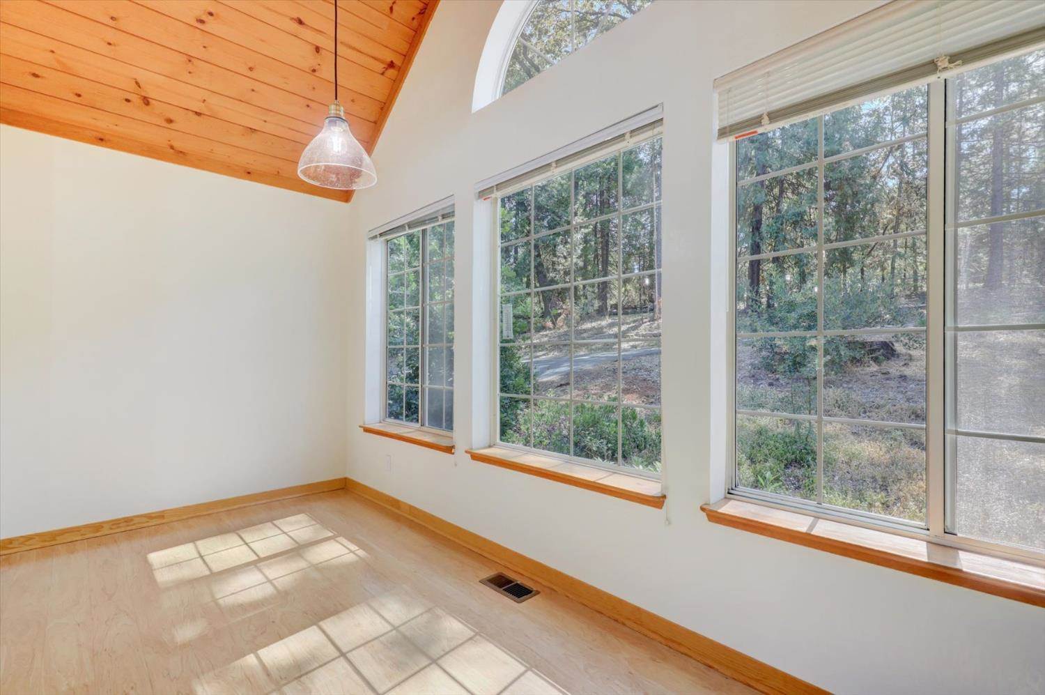 11312 Roosevelt Drive, Grass Valley, CA 95945