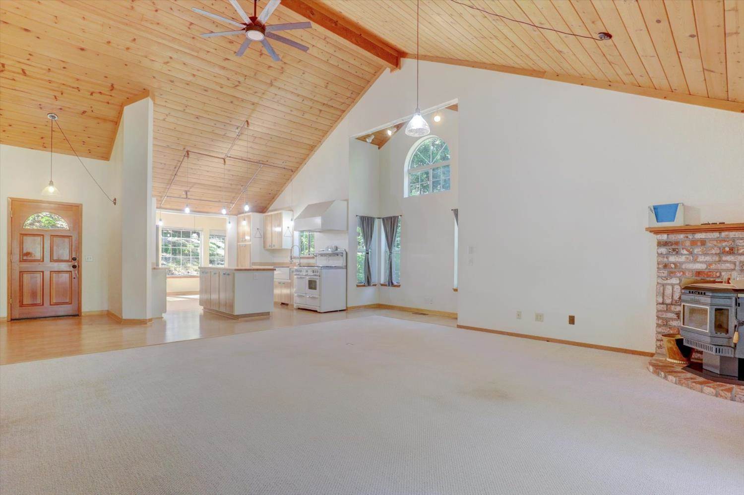 11312 Roosevelt Drive, Grass Valley, CA 95945