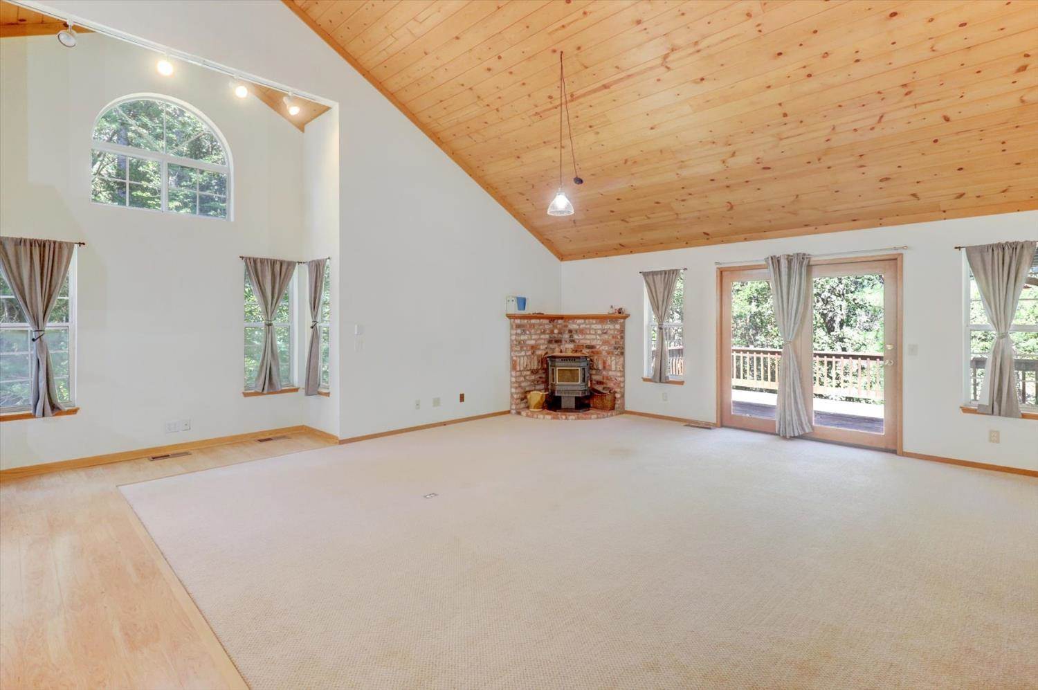 11312 Roosevelt Drive, Grass Valley, CA 95945