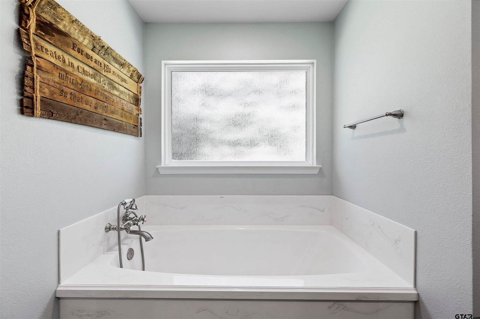 17948 Oakridge Ln, Flint, TX 75762