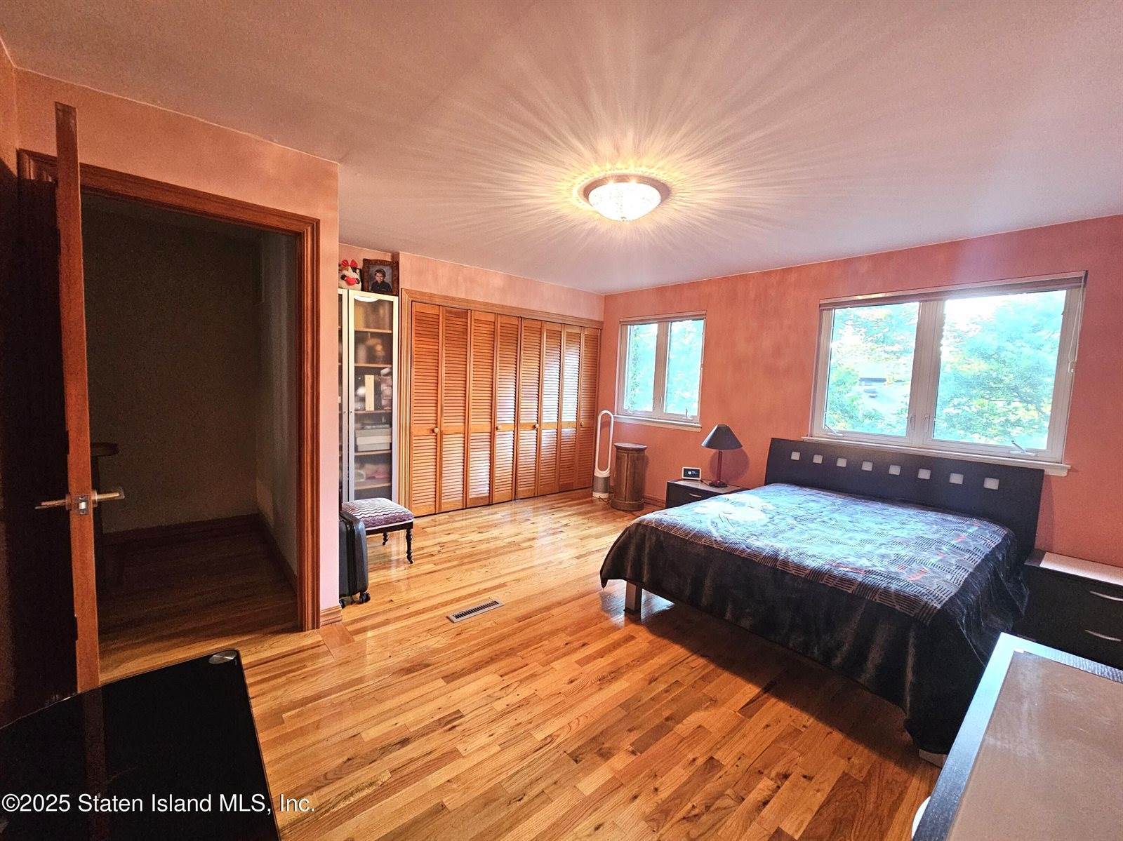 85 Dogwood Lane, Staten Island, NY 10305