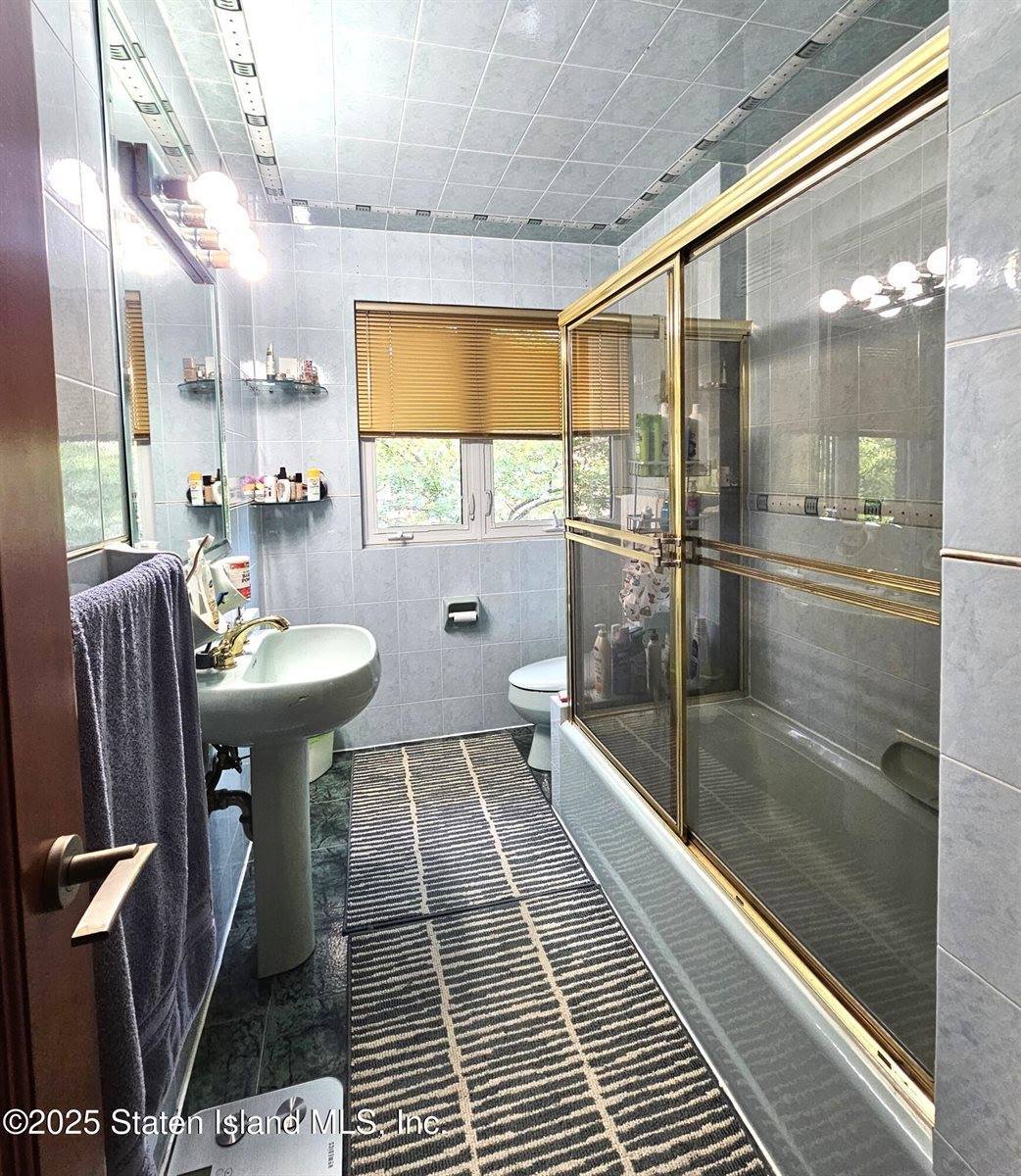 85 Dogwood Lane, Staten Island, NY 10305