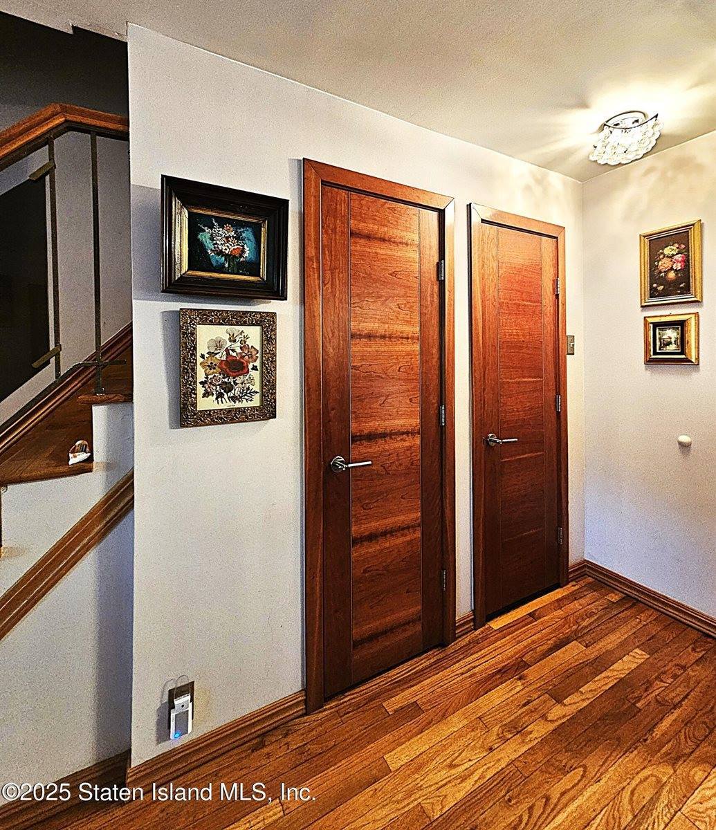 85 Dogwood Lane, Staten Island, NY 10305