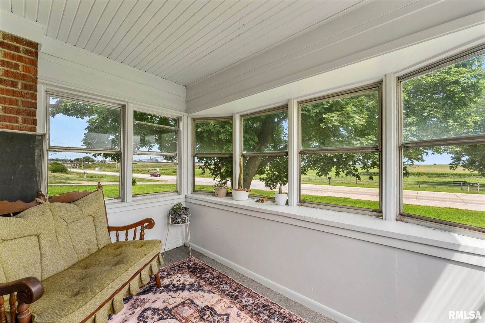 2576 285TH Avenue, De Witt, IA 52742