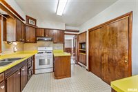 2576 285TH Avenue, De Witt, IA 52742