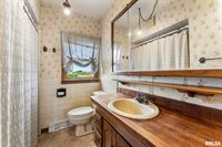 2576 285TH Avenue, De Witt, IA 52742