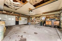 2576 285TH Avenue, De Witt, IA 52742