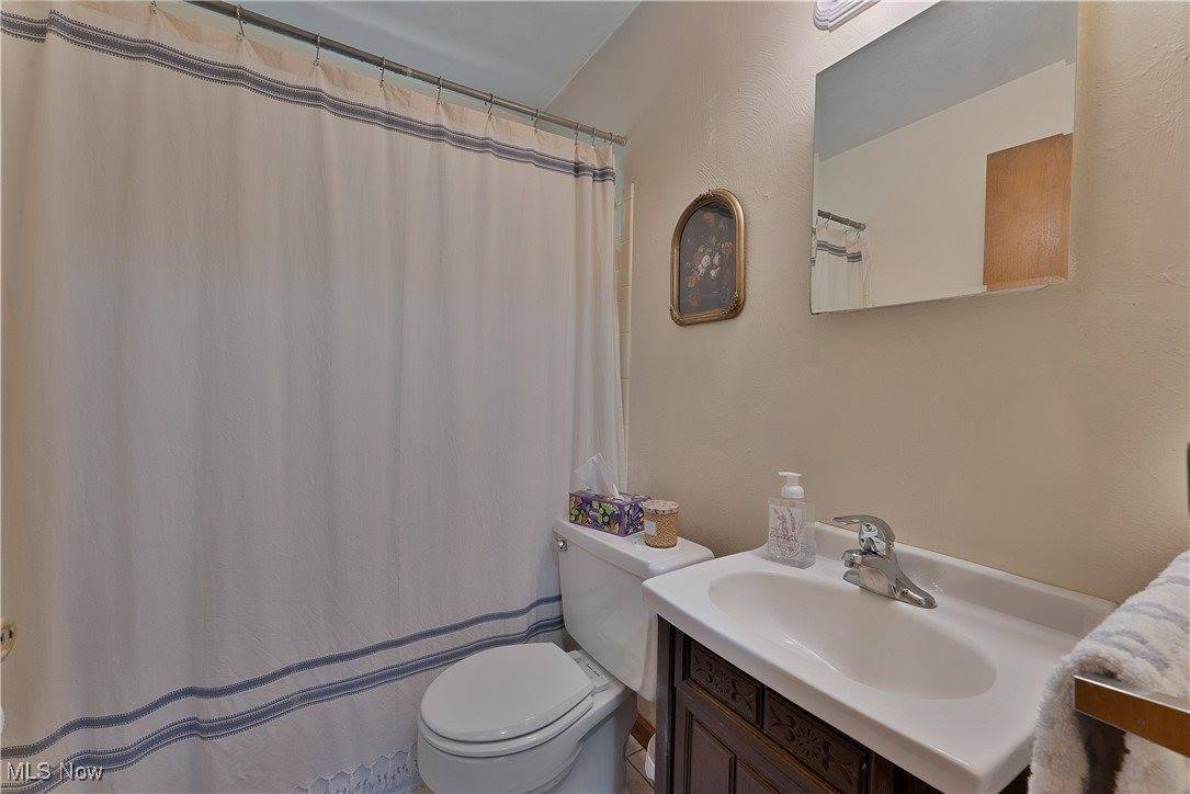 9925 Struthers Road, New Middletown, OH 44442