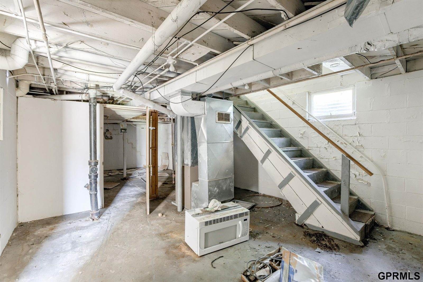 1010 South 40 Street, Omaha, NE 68105