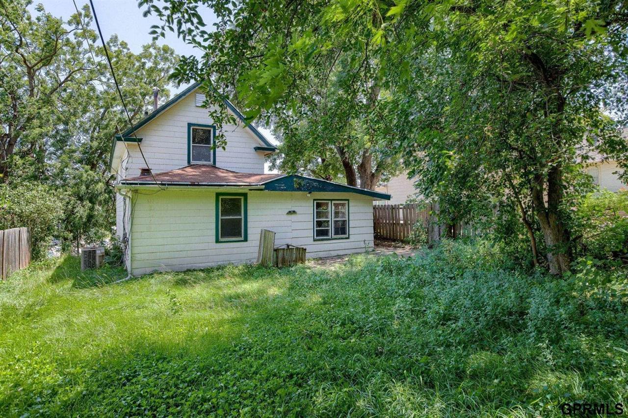 1010 South 40 Street, Omaha, NE 68105