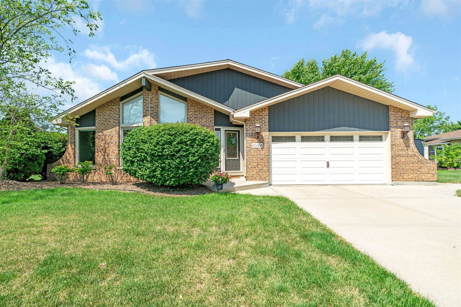 20408 South Grand Prairie Lane, Frankfort, IL 60423