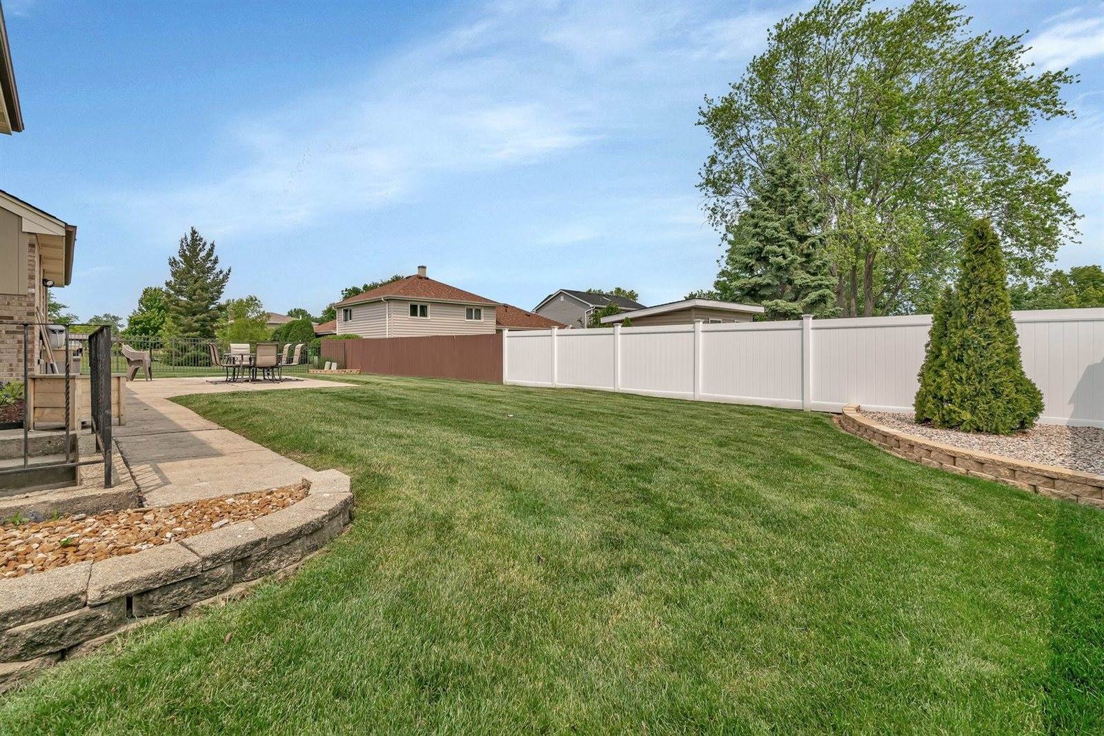 8932 Pebble Beach Lane, Orland Park, IL 60462
