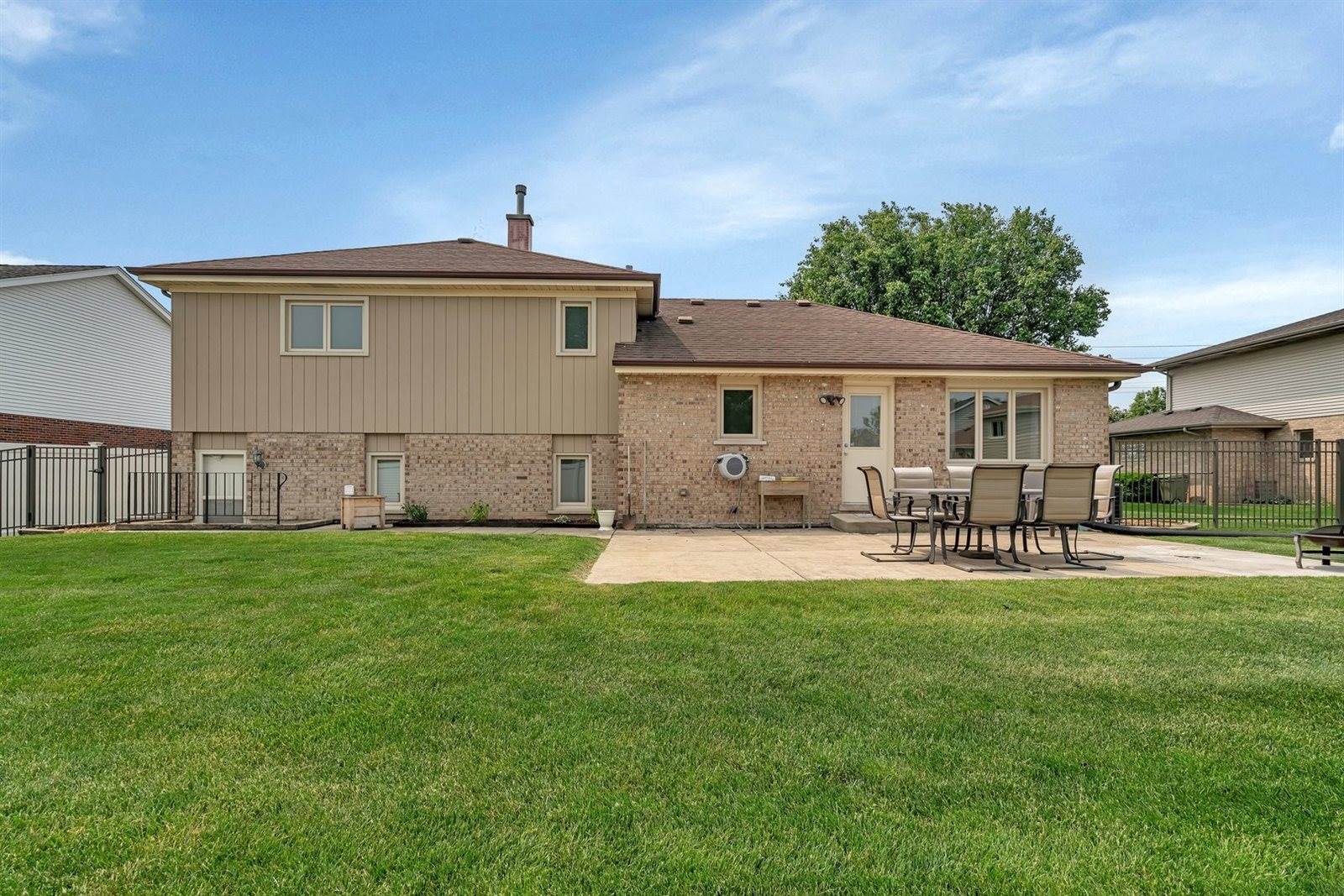 8932 Pebble Beach Lane, Orland Park, IL 60462