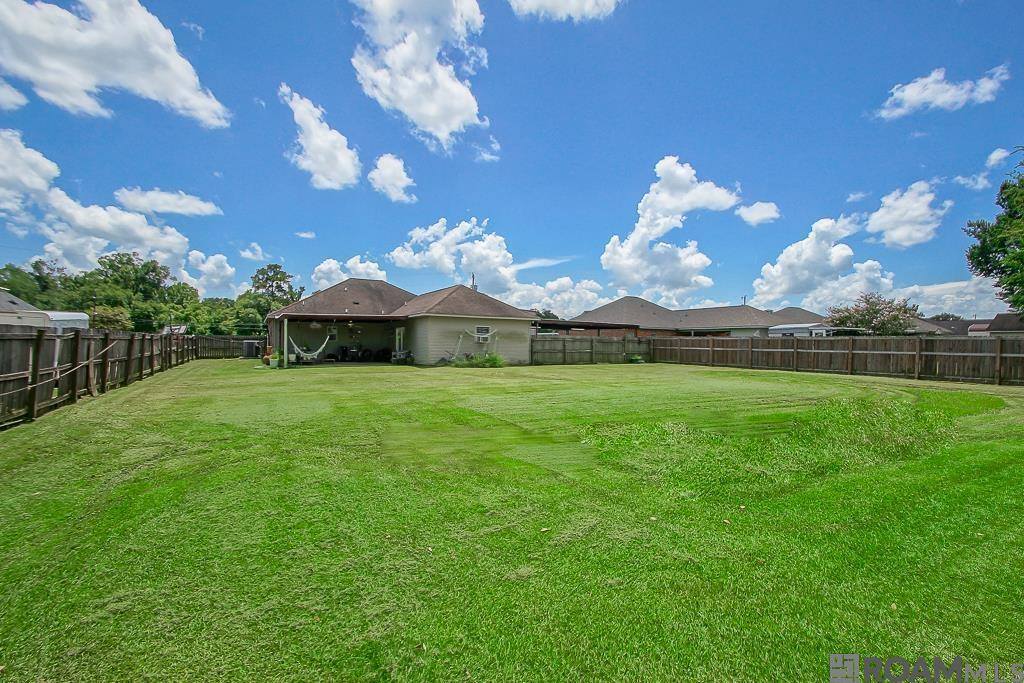 41066 Don Lou Rd, Gonzales, LA 70737