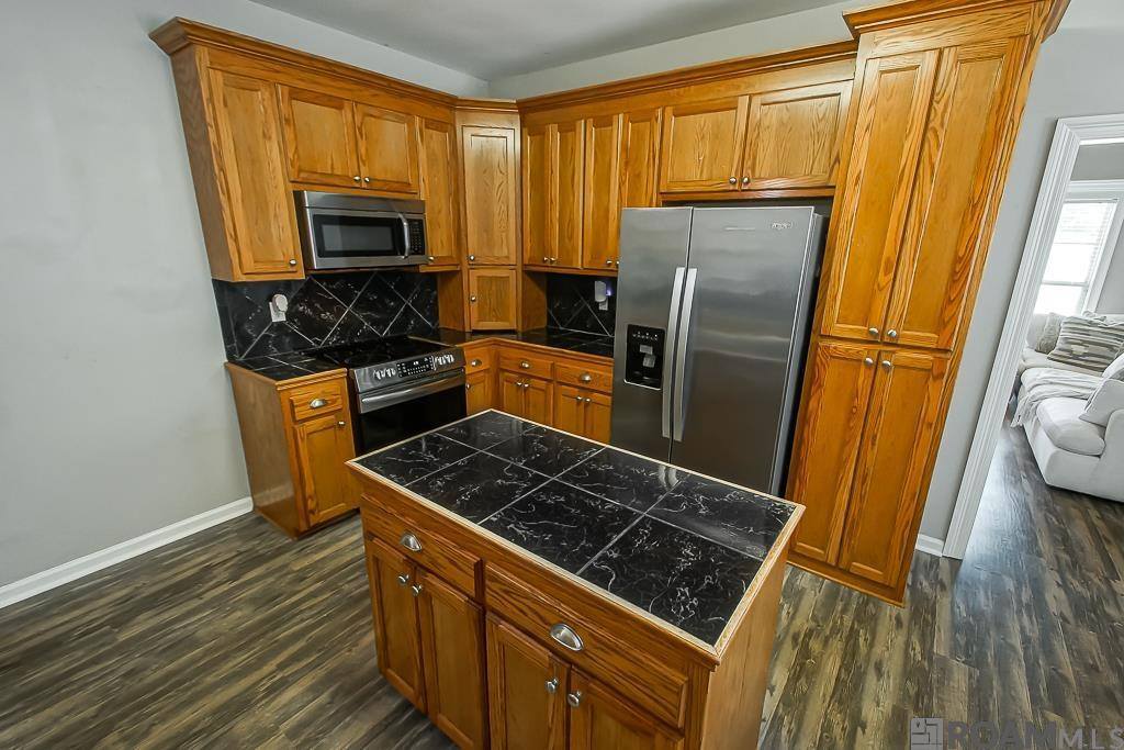 41066 Don Lou Rd, Gonzales, LA 70737