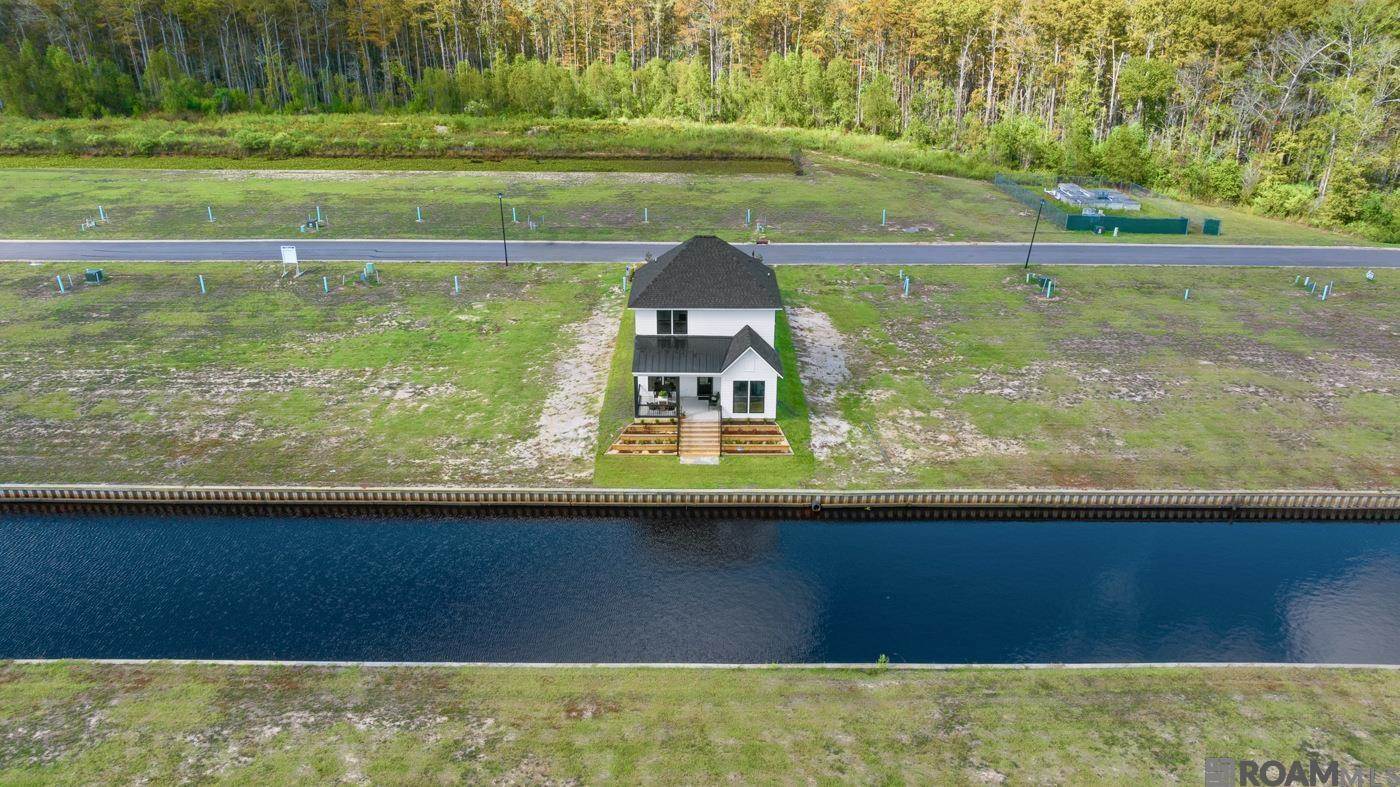 12862 St Croix Ct, Maurepas, LA 70449