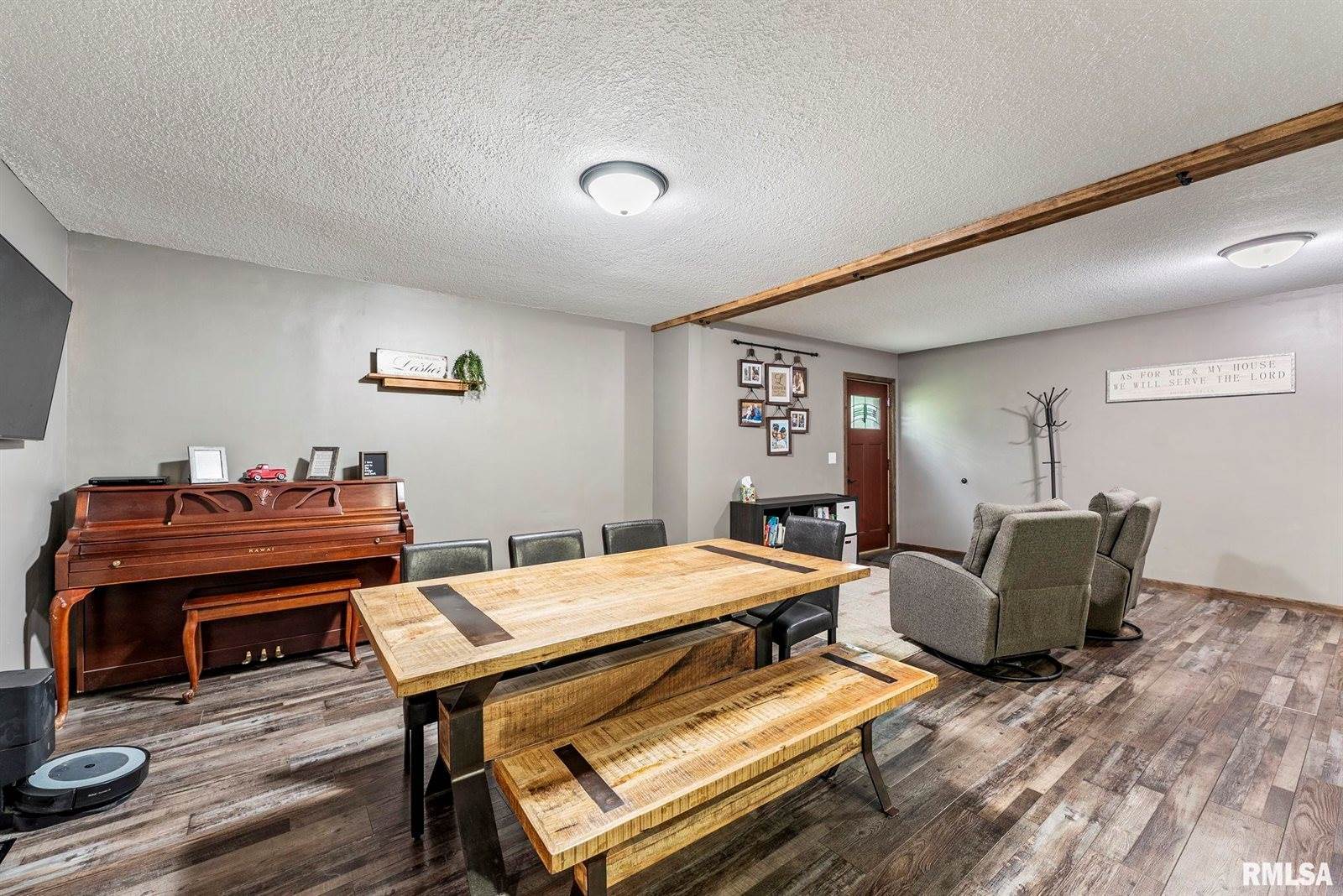 20058 Wells Ferry Road, Bettendorf, IA 52722