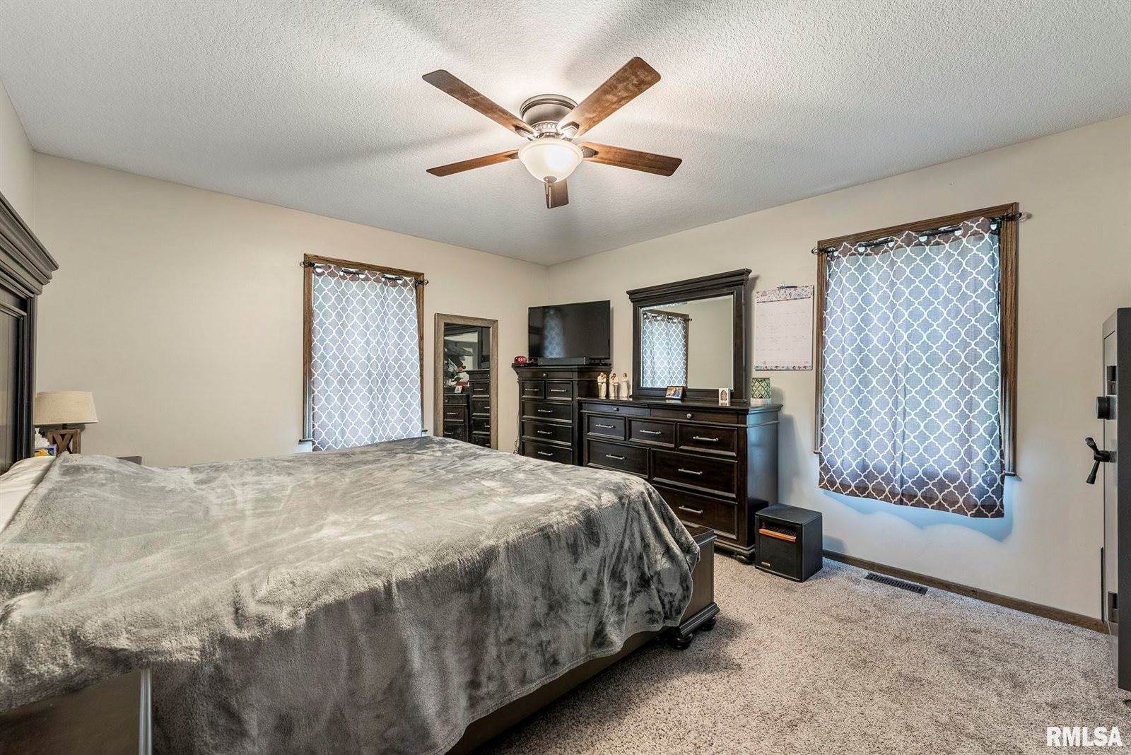 20058 Wells Ferry Road, Bettendorf, IA 52722