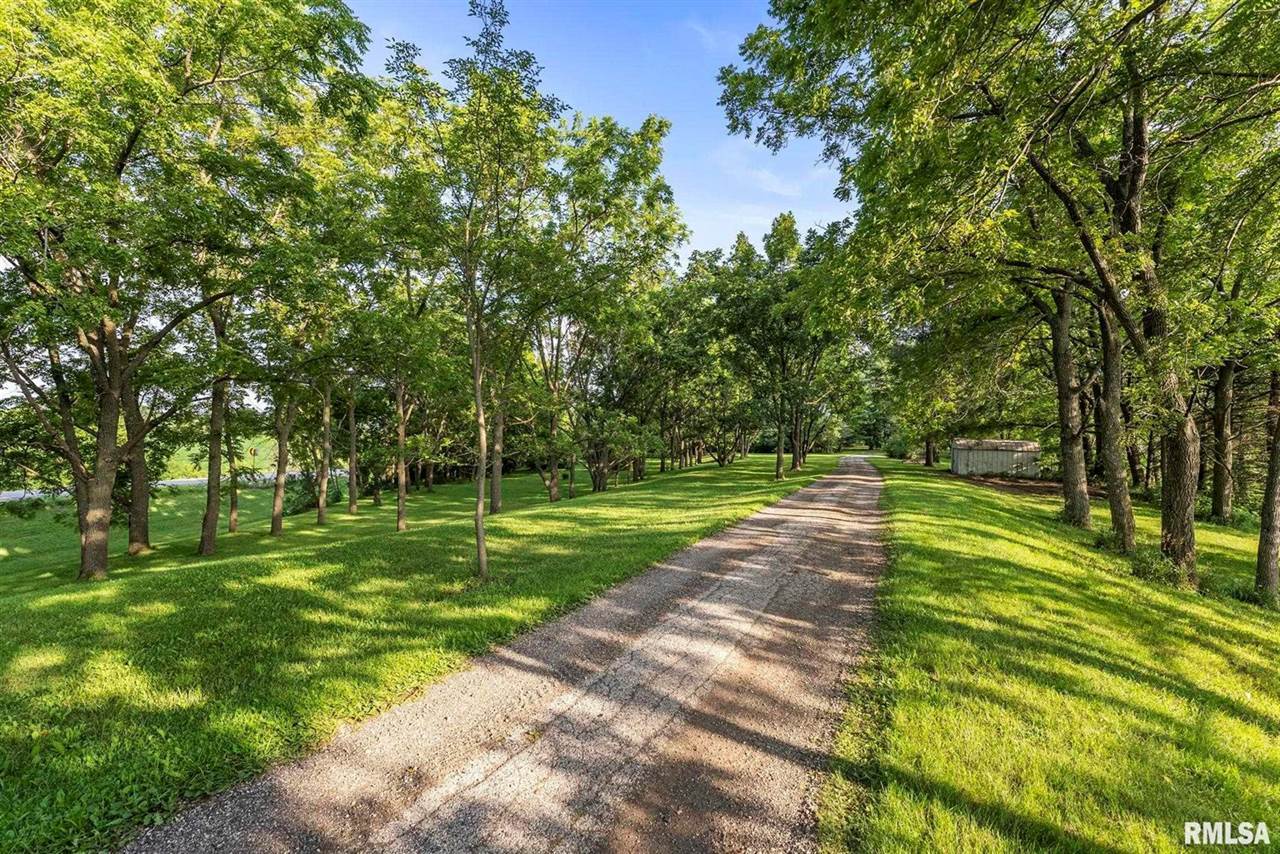 20058 Wells Ferry Road, Bettendorf, IA 52722