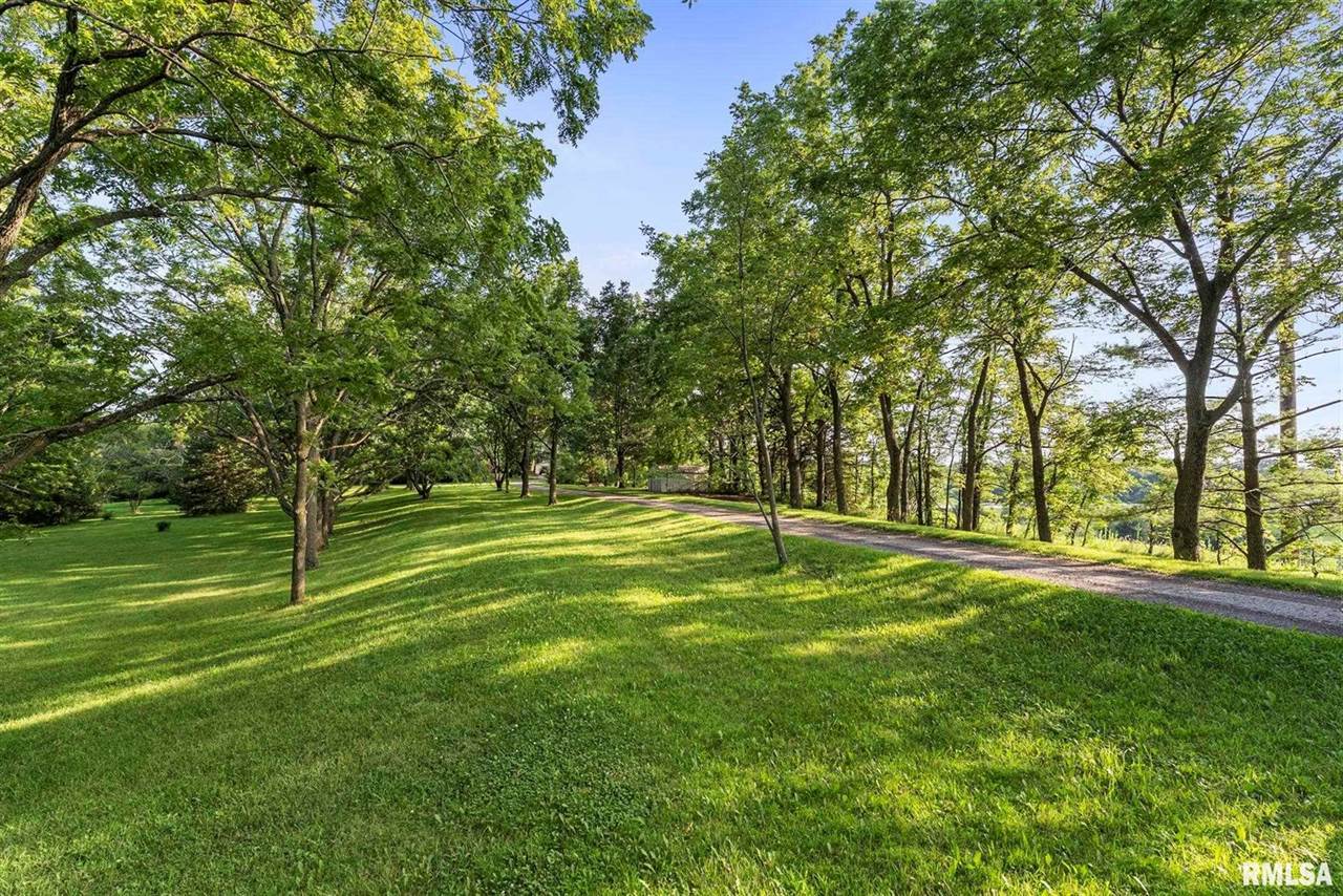 20058 Wells Ferry Road, Bettendorf, IA 52722