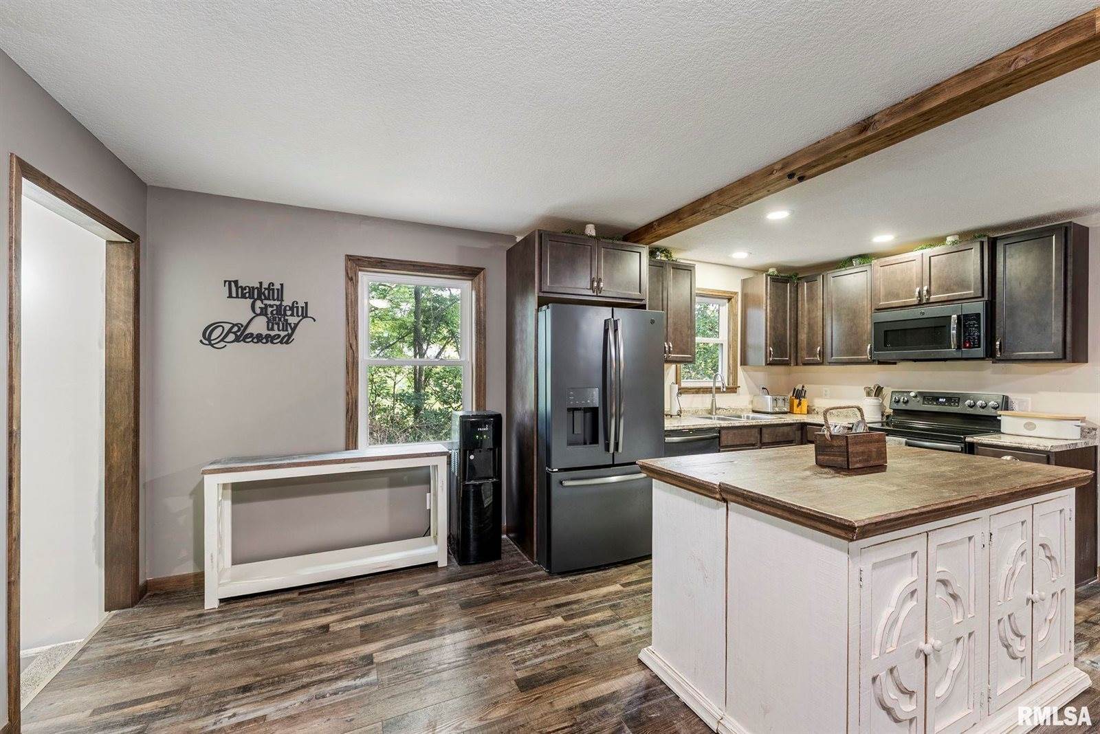 20058 Wells Ferry Road, Bettendorf, IA 52722