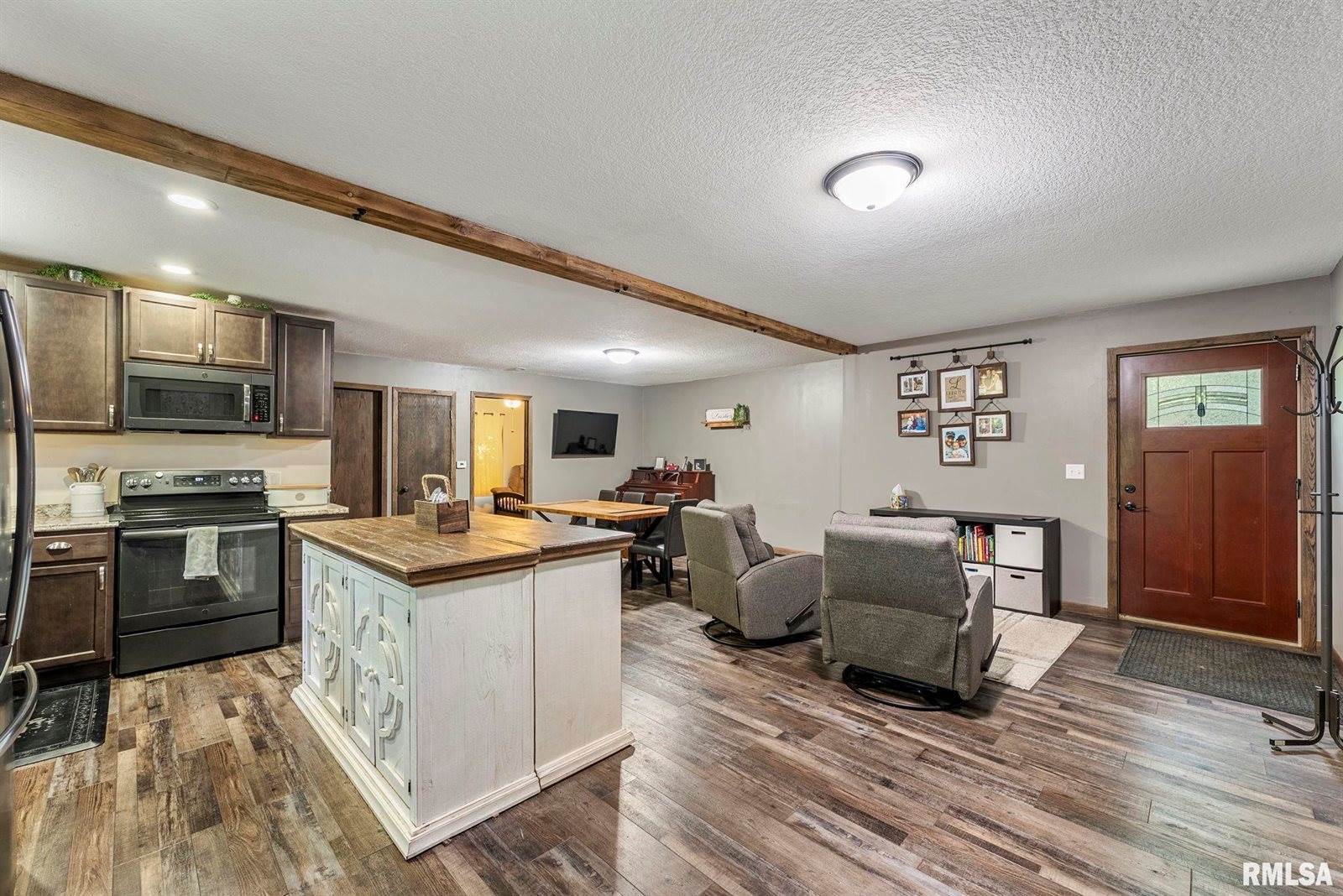 20058 Wells Ferry Road, Bettendorf, IA 52722