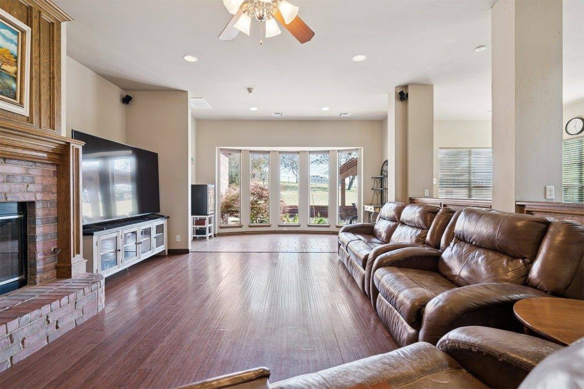 6796 Stone Valley Drive, Edmond, OK 73034