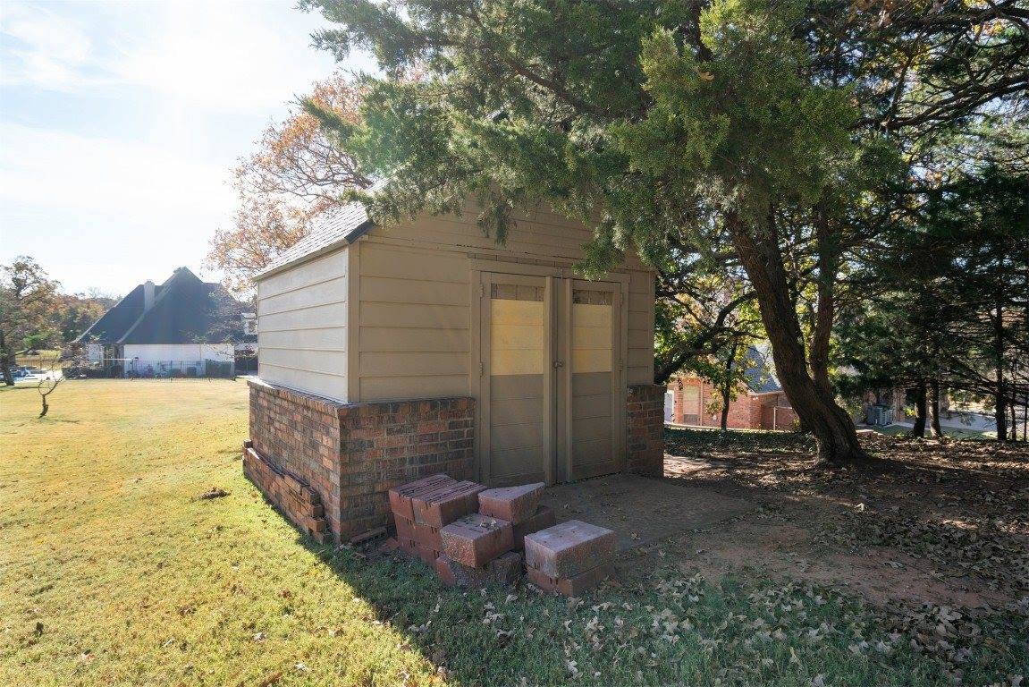 6796 Stone Valley Drive, Edmond, OK 73034