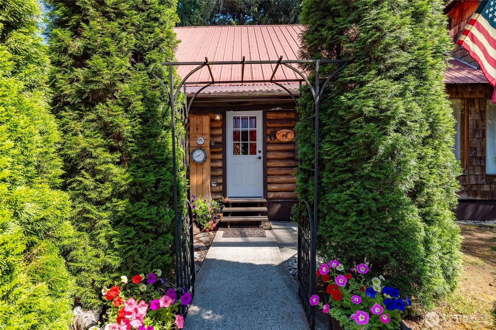 44682 Concrete Sauk Valley Road, Concrete, WA 98237