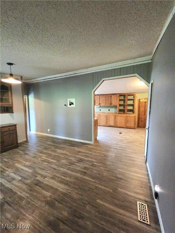 67660 East Lofland Road, Cambridge, OH 43725