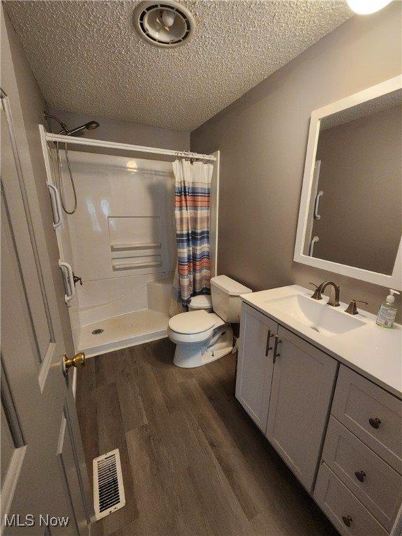 67660 East Lofland Road, Cambridge, OH 43725