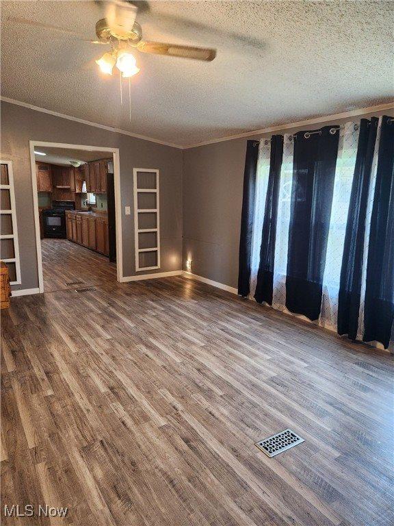 67660 East Lofland Road, Cambridge, OH 43725